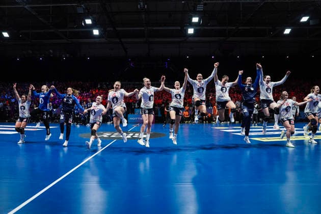 Women s Handball World Championship 2025 Netherlands Norway Rotterdam, Netherlands 20251212 Norway celebrates victory in the semi final of the Women s Handball World Championship between the Netherlands and Norway at Ahoy Arena Photo Beate Oma Dahle NTB Rotterdam Netherlands EDITORIAL USE ONLY RESTRICTED USE FOR BETTING COMPANIES  Copyright: xBeatexOmaxDahlex xNTBx