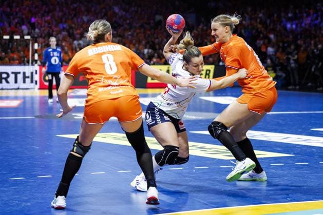ROTTERDAM - Nora Mork (NOR) in action during the semi-final at the World Handball Championship between the Netherlands and Norway. ANP IRIS VAN DEN BROEK netherlands out - belgium out Rotterdam xVIxxIVx 544695963 originalFilename: 544695963.jpg