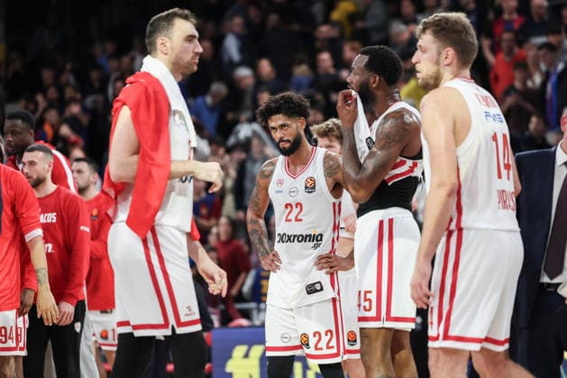 December 12, 2025, Barcelona, Barcelona, Spain: Tyler Dorsey of Olympiacos Piraeus looks dejected after the team s defeat in during the EuroLeague Regular Season Round 15 match played between FC Barcelona, Barca and Olympiacos Piraeus at Palau Blaugrana on December 12, 2025 in Barcelona, Spain. Barcelona Spain - ZUMAa181 20251212_zaa_a181_233 Copyright: xJavierxBorregox