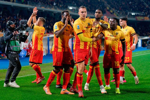 CALCIO - Serie A - US Lecce vs Pisa SC Nikola Stulic of US Lecce celebrates after scoring a goal with teammates during US Lecce vs Pisa SC, Italian soccer Serie A match in Lecce, Italy, December 12 2025 Lecce Italy  Copyright: xIPAxSport ABACAx