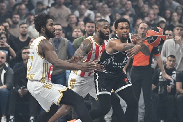 PARTIZAN vs CRVENA ZVEZDA STERLING BROWN Sterling Braun basketball Partizan vs Crvena zvezda during Euroleague matrch at Beogradska arena, Belgrade 12.12.2025 Foto: BASKETBALL, EUROLEAGUE, PARTIZAN, CRVENA ZVEZDA Belgrade Belgrade arena Serbia Copyright: xMarkoxMetlas xMNxPressx