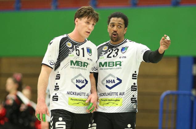 Handball, Season 2025 2026, 3 League, Season North East, Men HG Hamburg Barmbek EHV Aue Torben Lange, Dieudonné Mubenzem Aue, v l Wandsbek Hamburg