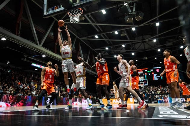 GER, easy Credit Basketball Bundesliga, Niners Chemnitz Fitness First Würzburg Baskets 12 12 2025, Messe, Chemnitz, GER, easy Credit Basketball Bundesliga, Niners Chemnitz Fitness First Würzburg Baskets Brae Ivey Fitness First Würzburg Baskets 11 Foto Alexander Trienitz Chemnitz Messe Sachsen Germany