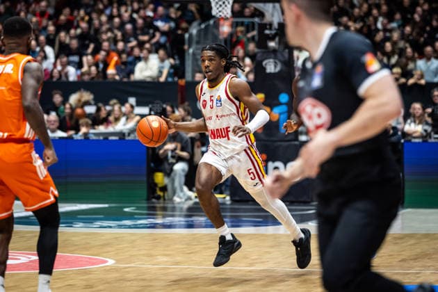 GER, easy Credit Basketball Bundesliga, Niners Chemnitz Fitness First Würzburg Baskets 12 12 2025, Messe, Chemnitz, GER, easy Credit Basketball Bundesliga, Niners Chemnitz Fitness First Würzburg Baskets Marcus Carr Fitness First Würzburg Baskets 5 Foto Alexander Trienitz Chemnitz Messe Sachsen Germany