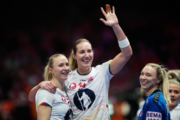 Women s Handball World Championship 2025 Netherlands Norway Rotterdam, Netherlands 20251212 Norway s Henny Ella Reistad and Kristine Breistol after the semi final of the Women s Handball World Championship between the Netherlands and Norway in Ahoy Arena Photo Beate Oma Dahle NTB Rotterdam Netherlands EDITORIAL USE ONLY RESTRICTED USE FOR BETTING COMPANIES  Copyright: xBeatexOmaxDahlex xNTBx