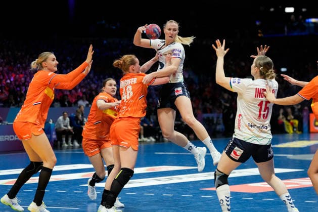 Women s Handball World Championship 2025 Netherlands Norway Rotterdam, Netherlands 20251212 Norway s Henny Ella Reistad during the semi final of the Women s Handball World Championship between the Netherlands and Norway at Ahoy Arena Photo Beate Oma Dahle NTB Rotterdam Netherlands EDITORIAL USE ONLY RESTRICTED USE FOR BETTING COMPANIES  Copyright: xBeatexOmaxDahlex xNTBx