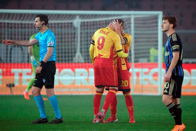 CALCIO - Serie A - US Lecce vs Pisa SC Nikola Stulic of US Lecce and Ylber Ramadani of US Lecce celebrates the victory during US Lecce vs Pisa SC, Italian soccer Serie A match in Lecce, Italy, December 12 2025 Lecce Italy  Copyright: xIPAxSport ABACAx