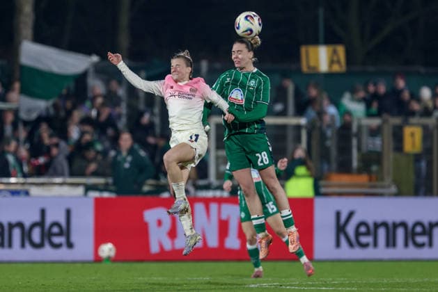 from left Kristin Kögel Bayer 04 Leverkusen, 11 and Juliane Wirtz SV Werder Bremen, 28 in header duel, header, duel, action, action, game scene, THE DFB REGULATIONS PROHIBIT ANY USE OF PHOTOGRAPHS AS IMAGE SEQUENCES AND OR QUASI VIDEO , 12 12 2025, Bremen Germany , Football, Google Pixel Womens Bundesliga, SV Werder Bremen Bayer 04 Leverkusen xobx