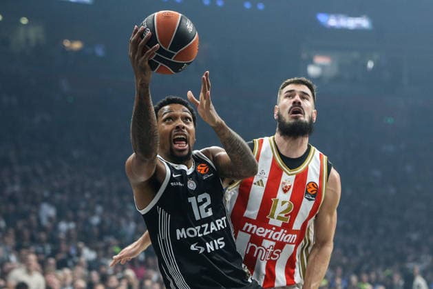 Partizan v Crvena Zvezda - EuroLeague BELGRADE, SERBIA - DECEMBER 12:Sterling Brown of Partizan in action during the EuroLeague match between Partizan and Crvena Zvezda at the Belgrade Arena in Belgrade, Serbia on December 12, 2025. Filip Stevanovic Anadolu Belgrade Serbia. Editorial use only. Please get in touch for any other usage.  Copyright: x2025xAnadoluxFilipxStevanovicx