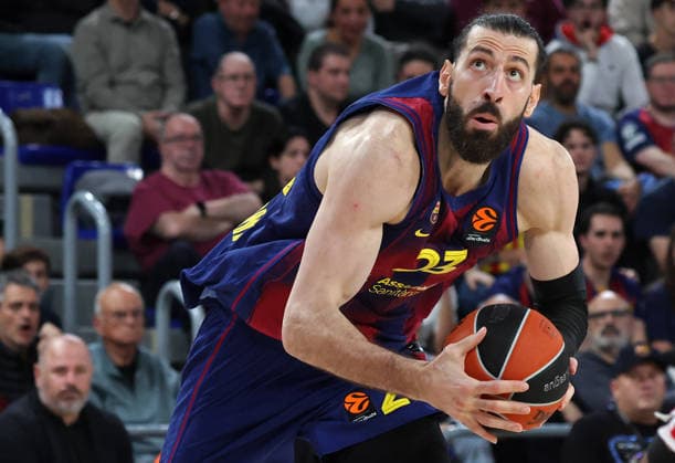 FC Barcelona, Barca v Olympiacos Piraeus - Euroleague 2025 2026 Tornike Shengelia plays during the match between FC Barcelona and LDLC ASVEL Villeurbanne, corresponding to round 15 of the Euroleague, at the Palau Blaugrana, in Barcelona, Spain, on December 12, 2025. Barcelona Barcelona Spain  Copyright: xUrbanandsportx originalFilename:urbanandsport-fcbarcel251212_npSMD.jpg