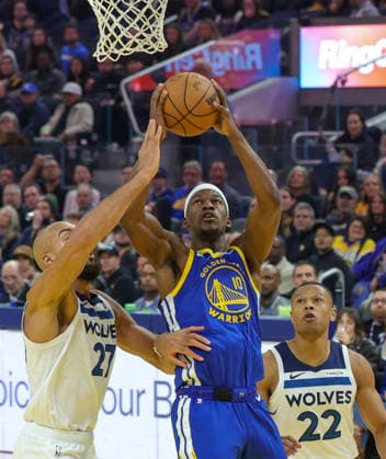 (251213) -- SAN FRANCISCO, Dec. 13, 2025 -- Jimmy Butler (C) of Golden State Warriors competes during the 2025-2026 NBA, Basketball Herren, USA regular season match between Golden State Warriors and Minnesota Timberwolves in San Francisco, the United States, on Dec. 12, 2025. (Photo by Xinhua) *(SP)U.S.-SAN FRANCISCO-BASKETBALL-NBA-WARRIORS VS TIMBERWOLVES DongxXudong 