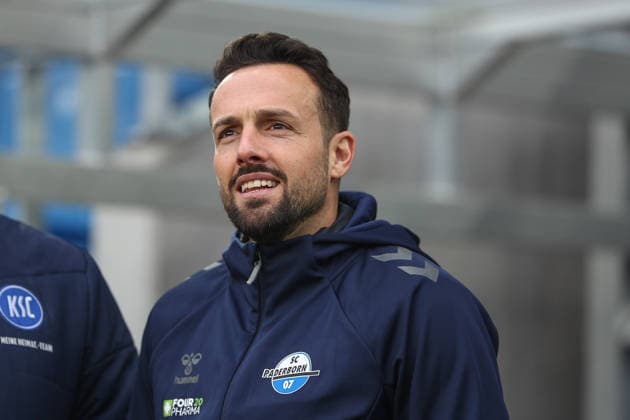 Rafl Kettemann SC Paderborn 07, Head Coach before the match, Karlsruher SC vs SC Paderborn 07, 2 Bundesliga, Matchday 16, 2025 2026, 13 12 2025, DFL REGULATES PROHIBIT ANY USE OF PHOTOGRAPHS AS IMAGE SEQUENCES AND OR QUASI VIDEO, Karlsruher SC vs SC Paderborn 07, 2 Bundesliga, Matchday 16, 2025 2026, 13 12 2025 Karlsruhe Copyright: xEibner-Pressefoto JanxPrihodax EP_JPA