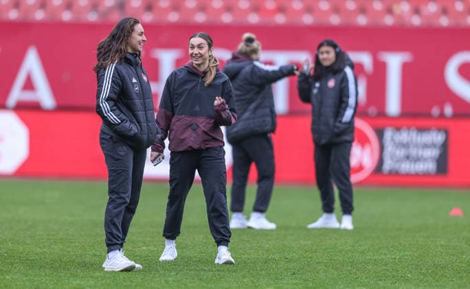 GER, Nuremberg, 1 FC Nuremberg vs VfL Wolfsburg, Google Pixel Bundesliga, Football, DFB, Season 2025 2026, Max Morlock Stadium, 13 Matchday in picture pitch inspection, FC Nuremberg before the match against VfL Wolfsburg, Lara Meroni 1 FC Nuremberg Women 11 DFB DFL REGULATIONS PROHIBIT ANY USE OF PHOTOGRAPHS AS IMAGE SEQUENCES AND OR QUASI VIDEO, 13 12 2025 Copyright: HMBxMedia HendrikxHamelau