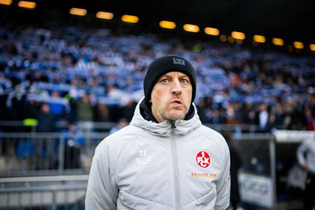 13 12 2025 Football, 2025 2026, 2 Bundesliga, Matchday 16, DSC Arminia Bielefeld 1 FC Kaiserslautern Torsten Lieberknecht Coach Kaiserslautern DFL REGULATIONS PROHIBIT ANY USE OF PHOTOGRAPHS AS IMAGE SEQUENCES AND OR QUASI VIDEO