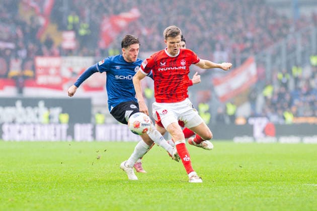 13 12 2025 Football, 2025 2026, 2 Bundesliga, Matchday 16, DSC Arminia Bielefeld 1 FC Kaiserslautern L R Marvin Mehlem Bielefeld , Fabian Kunze Kaiserslautern DFL REGULATIONS PROHIBIT ANY USE OF PHOTOGRAPHS AS IMAGE SEQUENCES AND OR QUASI VIDEO