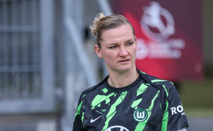 GER, Nuremberg, 1 FC Nuremberg vs VfL Wolfsburg, Google Pixel Bundesliga, Football, DFB, Season 2025 2026, Max Morlock Stadium, 13 Matchday in picture Alexandra Popp VfL Wolfsburg 11 before the match DFB DFL REGULATIONS PROHIBIT ANY USE OF PHOTOGRAPHS AS IMAGE SEQUENCES AND OR QUASI VIDEO, 13 12 2025 Copyright: HMBxMedia HendrikxHamelau