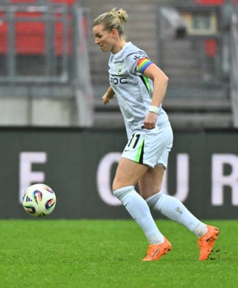 13 12 2025 Soccer Season 2025 2026 1 Google Pixel Women Bundesliga 13 Matchday 1 FC Nürnberg FCN Club Clubfrauen VfL Wolfsburg Sportfoto Zink xwoxzix Alexandra Popp 11, VfL Wolfsburg Captain Captain Team captain