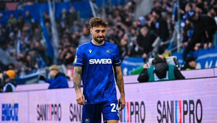 Fabian Schleusener Karlsruher SC looks frustrated after being sent off with a red card during the 2 Bundesliga match between Karlsruher SC and SC Paderborn at BBBank Wildpark on December 13, 2025 in Karlsruhe, Germany Photo by Silas Schüller DeFodi Images Fabian Schleusener Karlsruher SC looks frustrated after being sent off with a red card during the 2 Bundesliga match between Karlsruher SC and SC Paderborn at BBBank Wildpark on December 13, 2025 in Karlsruhe, Germany Photo by Silas Schüller DeFodi Images DFB DFL REGULATIONS PROHIBIT ANY USE OF PHOTOGRAPHS AS IMAGE SEQUENCES AND OR QUASI VIDEO Photo by Silas Schueller DeFodi Images