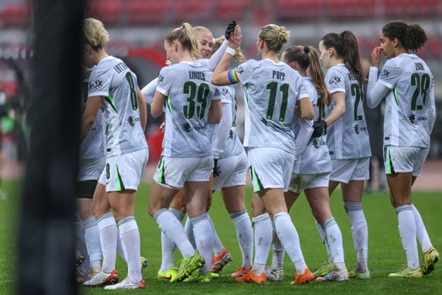GER, Nuremberg, 1 FC Nuremberg vs VfL Wolfsburg, Google Pixel Bundesliga, Football, DFB, Season 2025 2026, Max Morlock Stadium, 13 Matchday in picture Alexandra Popp VfL Wolfsburg 11 scores the goal to 0 1, Cheers and joy DFB DFL REGULATIONS PROHIBIT ANY USE OF PHOTOGRAPHS AS IMAGE SEQUENCES AND OR QUASI VIDEO, 13 12 2025 Copyright: HMBxMedia HendrikxHamelau