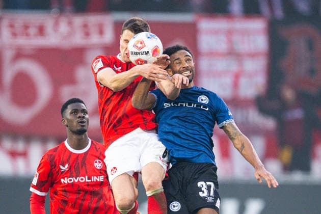 13 12 2025 Soccer, 2025 2026, 2 Bundesliga, Matchday 16, DSC Arminia Bielefeld 1 FC Kaiserslautern L R Fabian Kunze Kaiserslautern , Noah Joel Sarenren Bazee Bielefeld DFL REGULATIONS PROHIBIT ANY USE OF PHOTOGRAPHS AS IMAGE SEQUENCES AND OR QUASI VIDEO