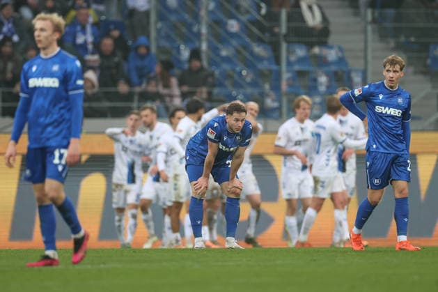 Christoph Kobald Karlsruher SC, 22 serves after scoring 0 2 Leo Opitz Karlsruher SC, 17 Meiko Waeschenbach Karlsruher SC, 21 , Karlsruher SC vs SC Paderborn 07, 2 Bundesliga, Matchday 16, 2025 2026, 13 12 2025, DFL REGULATES PROHIBIT ANY USE OF PHOTOGRAPHS AS IMAGE SEQUENCES AND OR QUASI VIDEO, Karlsruher SC vs SC Paderborn 07, 2 Bundesliga, 16 Matchday, 2025 2026, 13 12 2025 Karlsruhe Copyright: xEibner-Pressefoto JanxPrihodax EP_JPA