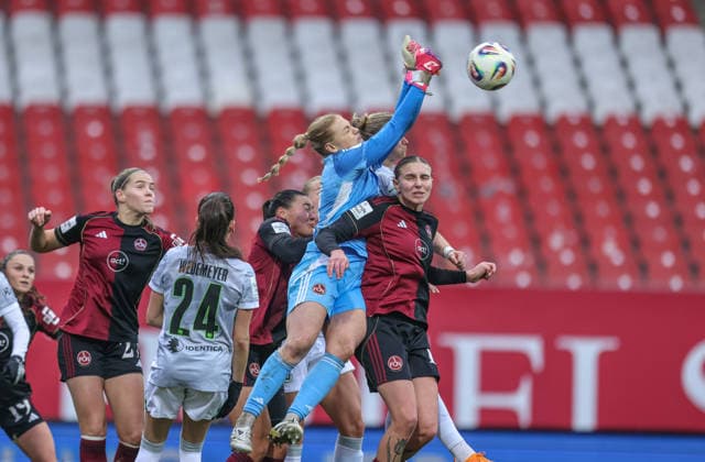 GER, Nuremberg, 1 FC Nuremberg vs VfL Wolfsburg, Google Pixel Bundesliga, Football, DFB, Season 2025 2026, Max Morlock Stadium, 13 Matchday in picture Larissa Rusek 1 FC Nuremberg Women 21 defends a corner DFB DFL REGULATIONS PROHIBIT ANY USE OF PHOTOGRAPHS AS IMAGE SEQUENCES AND OR QUASI VIDEO, 13 12 2025 Copyright: HMBxMedia HendrikxHamelau
