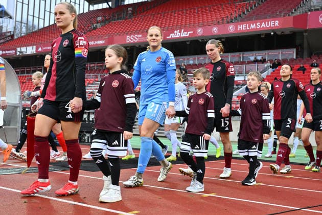 13 12 2025 Soccer season 2025 2026 1 Google Pixel Women Bundesliga 13 Matchday 1 FC Nürnberg FCN Club Clubfrauen VfL Wolfsburg Sportfoto Zink xwoxzix Luisa Guttenberger 4, 1 FC Nürnberg FCN Larissa Rusek 21, 1 FC Nürnberg FCN Oliwia Wos 15, 1 FC Nürnberg FCN runs in