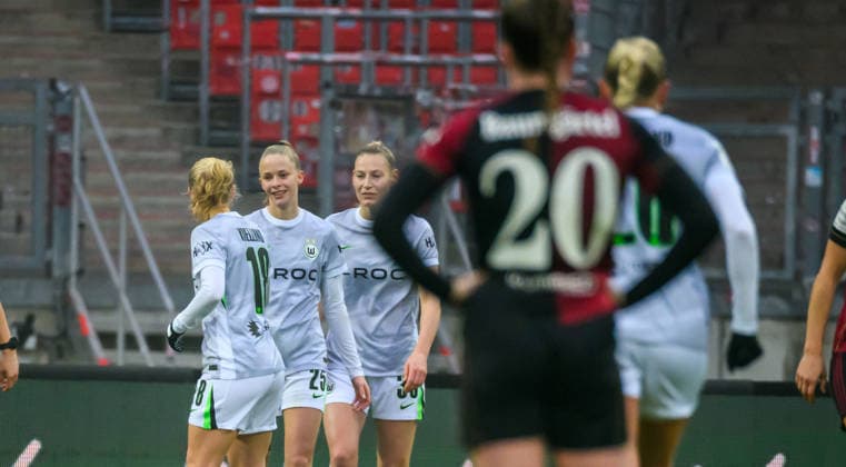 13 12 2025 Soccer Season 2025 2026 1 Google Pixel Women Bundesliga 13 Matchday 1 FC Nuremberg FCN Club Clubfrauen VfL Wolfsburg Sportfoto Zink xwoxzix Goal celebration Joy after goal Goal shot to 0 2 by Vivien Endemann 25, VfL Wolfsburg Jacqueline Baumgärtel Baumgaertel 20, 1 FC Nuremberg FCN disappointed Disappointment