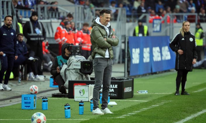 13 12 25 Karlsruher SC SC Paderborn 07 Germany, Karlsruhe, 13 12 2025, Football, 2 Bundesliga, Season 2025 2026, Karlsruher SC SC Paderborn 07 Christian Eichner Coach Karlsruher SC