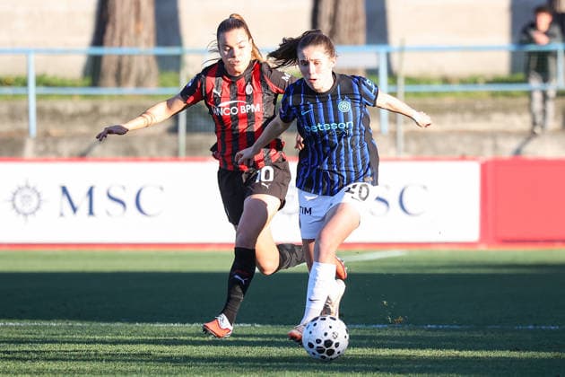 Van Dooren Kayleigh and Detruyer Marie during AC Milan vs Inter - FC Internazionale, Italian football Serie A Women match in Milan, Italy, December 13 2025  Copyright: xRobertaxCorradin IPAxSportx xipa-agency.netx xx IPA_69098004 IPA_Agency_IPA69098004