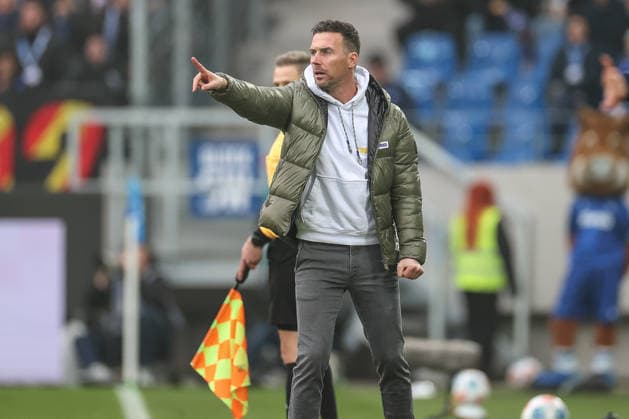 On the sideline Christian Eichner Karlsruher SC, Head Coach , Karlsruher SC vs SC Paderborn 07, 2 Bundesliga, 16 Matchday, 2025 2026, 13 12 2025, DFL REGULATIONS PROHIBIT ANY USE OF PHOTOGRAPHS AS IMAGE SEQUENCES AND OR QUASI VIDEO, Karlsruher SC vs SC Paderborn 07, 2 Bundesliga, 16 Matchday, 2025 2026, 13 12 2025 Karlsruhe Copyright: xEibner-Pressefoto JanxPrihodax EP_JPA