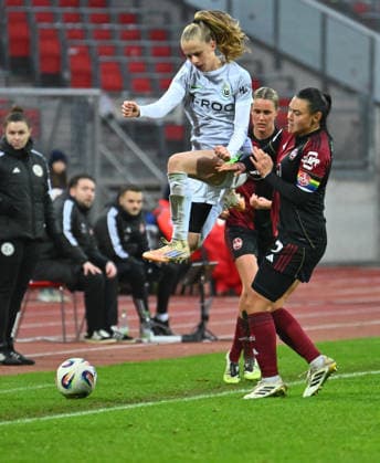 13 12 2025 Soccer Season 2025 2026 1 Google Pixel Women Bundesliga 13 Matchday 1 FC Nürnberg FCN Club Clubfrauen VfL Wolfsburg Sportfoto Zink xwoxzix Vivien Endemann 25, VfL Wolfsburg Clara Fröhlich Froehlich 5, 1 FC Nürnberg FCN