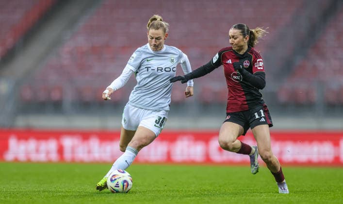 GER, Nuremberg, 1 FC Nuremberg vs VfL Wolfsburg, Google Pixel Bundesliga, Soccer, DFB, Season 2025 2026, Max Morlock Stadium, 13 Matchday in picture f l Sarai Linder VfL Wolfsburg 39 , Lara Meroni 1 FC Nuremberg Women 11 , Duel DFB DFL REGULATIONS PROHIBIT ANY USE OF PHOTOGRAPHS AS IMAGE SEQUENCES AND OR QUASI VIDEO, 13 12 2025 Copyright: HMBxMedia HendrikxHamelau