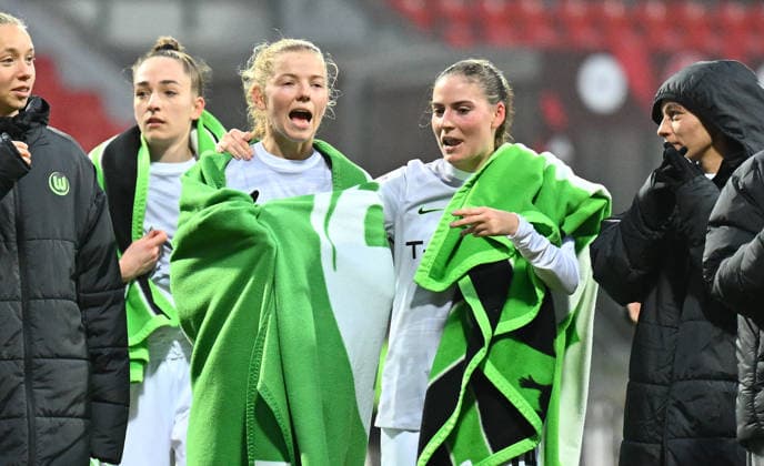 13 12 2025 Soccer season 2025 2026 1 Google Pixel Women Bundesliga 13 Matchday 1 FC Nürnberg FCN Club Clubfrauen VfL Wolfsburg Sportfoto Zink xwoxzix Justine Kielland 18, VfL Wolfsburg Smilla Vallotto 14, VfL Wolfsburg after the end of the match