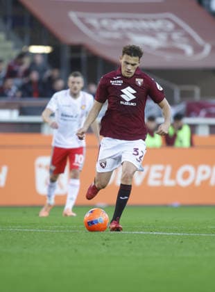 Kristjan Asllani of Torino FC during the Italian Serie A, 2025 26 season, football match between Torino FC and US Cremonese on 13 December 2025, at Stadio Olimpico â?? Grande Torino , Turin, Italy. Photo Nderim KACELI  Copyright: xNderimxKaceli IPAxSportx xipa-agency.netx xx IPA_69100331 IPA_Agency_IPA69100331