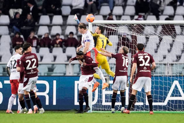 TorinoÕs goalkeeper Alberto Paleari during the Serie A soccer match between Torino Fc and Cremonese at the Stadio Olimpico Grande Torino in Turin, north west Italy - Dicember 8, 2025. - Soccer  Copyright: xFabioxFerrari LaPressex