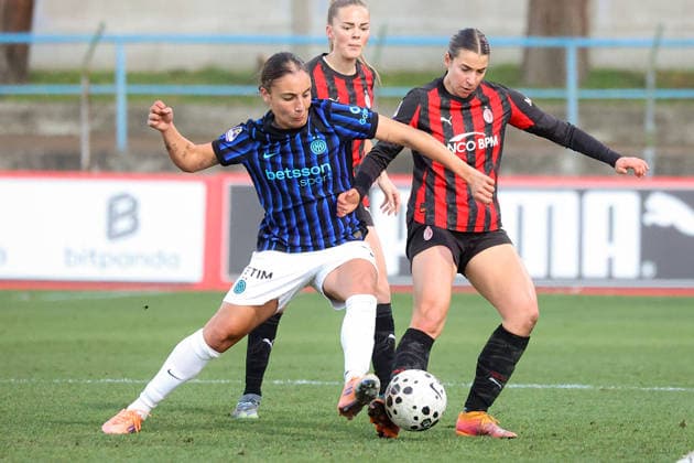 Haley Bugeja and Arrigoni Giorgia during AC Milan vs Inter - FC Internazionale, Italian football Serie A Women match in Milan, Italy, December 13 2025  Copyright: xRobertaxCorradin IPAxSportx xipa-agency.netx xx IPA_69102082 IPA_Agency_IPA69102082