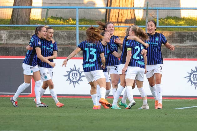 goal and exultation of Csiszar Henrietta of Inter Women during AC Milan vs Inter - FC Internazionale, Italian football Serie A Women match in Milan, Italy, December 13 2025  Copyright: xRobertaxCorradin IPAxSportx xipa-agency.netx xx IPA_69102007 IPA_Agency_IPA69102007
