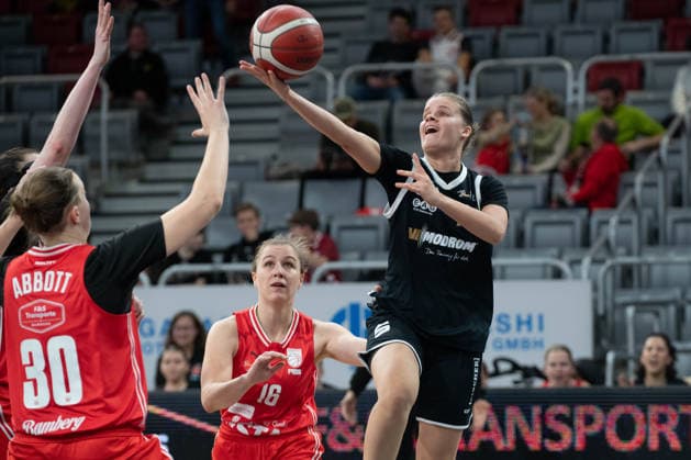 Damen 2. Bundesliga, Bamberg Baskets vs. Baskets Jena Germany ,Bamberg, Brose Arena - 13 Dec 2025 - Basketball, Damen 2. Bundesliga - Bamberg Baskets vs. Baskets Jena Image: Annika Heck (Baskets Jena) in action. Bamberg Brose Arena Bayern Germany Copyright: xPresseFotoxEvans xRyanxEvansx