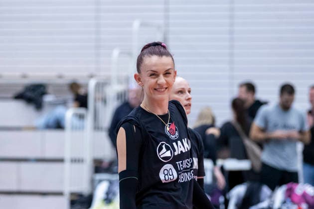 1 Volleyball Bundesliga Women Schwarz Weiss Erfurt vs Skurios Volleys Borken Erfurt 13 12 2025 Warm-up Isabel Kova i 11 Schwarz Weiss Erfurt 1 Volleyball Bundesliga Women Schwarz Weiss Erfurt vs Skurios Volleys Borken Riethsporthalle Erfurt 13 12 2025 Copyright: xBEAUTIFULxSPORTS Duehringx