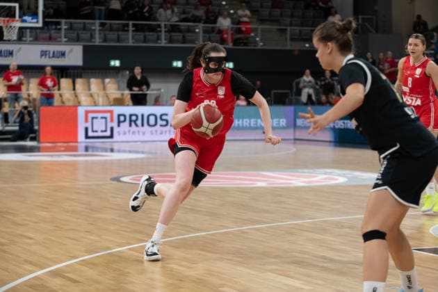 Damen 2. Bundesliga, Bamberg Baskets vs. Baskets Jena Germany ,Bamberg, Brose Arena - 13 Dec 2025 - Basketball, Damen 2. Bundesliga - Bamberg Baskets vs. Baskets Jena Image: Elise Tweedie (Bamberg Baskets) in action. Bamberg Brose Arena Bayern Germany Copyright: xPresseFotoxEvans xRyanxEvansx