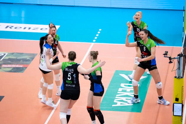 1 Volleyball Bundesliga Women Schwarz Weiss Erfurt vs Skurios Volleys Borken Erfurt 13 12 2025 Cheers, Skurios Volleys Borken 1 Volleyball Bundesliga Women Schwarz Weiss Erfurt vs Skurios Volleys Borken Riethsporthalle Erfurt 13 12 2025 Copyright: xBEAUTIFULxSPORTS Duehringx