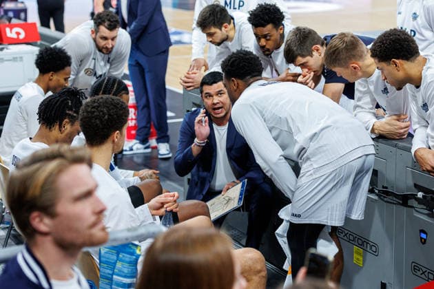 Danny Jansson MLP Academics Heidelberg, Coach , Team, Crew, Timeout, BMA365 Bamberg Baskets vs MLP Academics Heidelberg, Basketball, easyCredit BBL, Matchday 10, 13 12 2025 BMA365 Bamberg Baskets vs MLP Academics Heidelberg, Basketball, easyCredit BBL, Matchday 10, 13 12 2025 Bamberg Copyright: xEibner-Pressefoto G.xSantemizx EP_EER