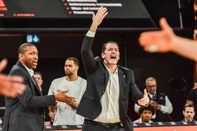 easyCredit BBL Ratiopharm Ulm vs. Rasta Vechta, Ratiopharm Arena Ulm 13 12 2025 Coach Ty Harrelson ratiopharm Ulm out of order due to referee decision Ulm 13 12 2025 10 Matchday easyCredit BBL, Ratiopharm Ulm vs. Rasta Vechta, Ratiopharm Arena Ulm Copyright: xBEAUTIFULxSPORTS Märklx