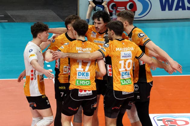 DEU, DVV, 1 VBL, BR Volleys vs TSV Hachingen Muenchen, 13 12 2025, Max Schmeling Halle, Berlin, DEU, DVV, 1 VBL, BR Volleys vs TSV Hachingen Muenchen, in the picture BR Volleys player circle, Maximilian Treiter BR Volleys 1 nordphotoxGmbHx xEngler nph00076