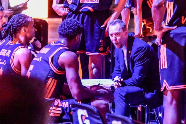 easyCredit BBL Ratiopharm Ulm against Rasta Vechta, Ratiopharm Arena Ulm 13 12 2025 Coach Christian Held Vechta excited during coaching in the break Ulm 13 12 2025 10 Matchday easyCredit BBL, Ratiopharm Ulm against Rasta Vechta, Ratiopharm Arena Ulm Copyright: xBEAUTIFULxSPORTS Märklx