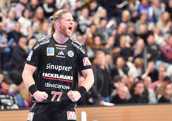 13 12 2025 Handball 1 Bundesliga DAIKIN HBL Season 2024 2025 17 Matchday HC Erlangen Metropolitan Region Nuremberg HCE SC DHfK Leipzig OGo xOGox Maciej Gebala 77, HC Erlangen HCE Jubel Freude