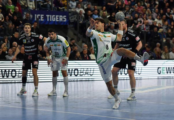 13 12 2025 Handball 1 Bundesliga DAIKIN HBL Season 2024 2025 17 Matchday HC Erlangen Metropolregion Nuremberg HCE SC DHfK Leipzig OGo xOGox Lucas Krzikalla 8, SC DHfK Leipzig