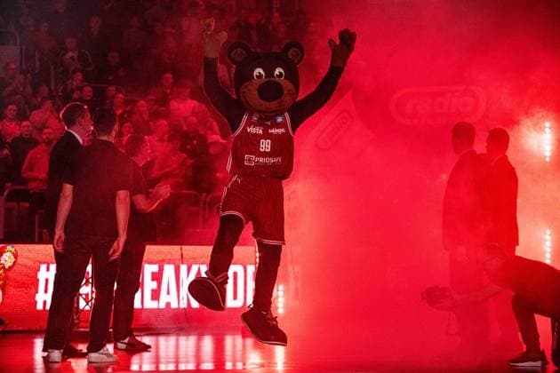 Brose Arena, Bamberg Baskets vs. MLP Academics Heidelberg Germany ,Bamberg, Brose Arena - 13 Dec 2025 - Basketball, Basketball Bundesliga - Bamberg Baskets vs. MLP Academics Heidelberg Image: Freaky the Bear, Bamberg basket Mascot. Bamberg Brose Arena Bayern Germany Copyright: xPresseFotoxEvans xRyanxEvansx
