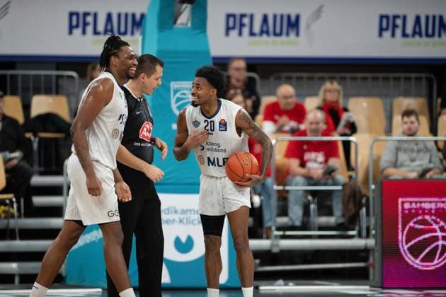 Brose Arena, Bamberg Baskets vs. MLP Academics Heidelberg Germany ,Bamberg, Brose Arena - 13 Dec 2025 - Basketball, Basketball Bundesliga - Bamberg Baskets vs. MLP Academics Heidelberg Image: Michael Weathers (MLP Academics Heidelberg) upset at the call made by the referee. Bamberg Brose Arena Bayern Germany Copyright: xPresseFotoxEvans xRyanxEvansx